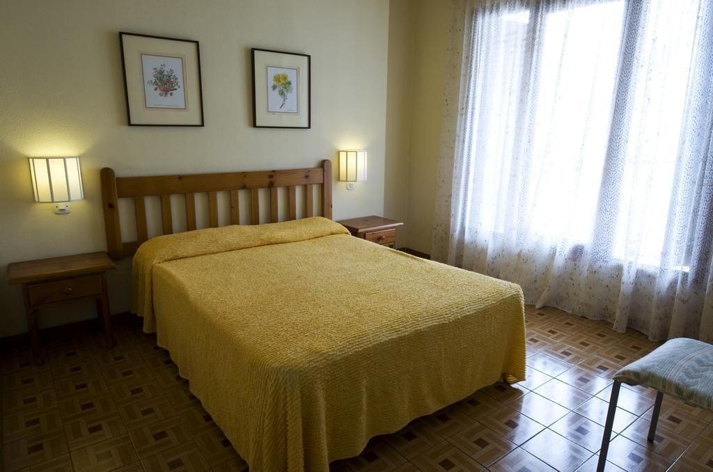 Apartamentos Pessets Adelaida Sort Exteriör bild